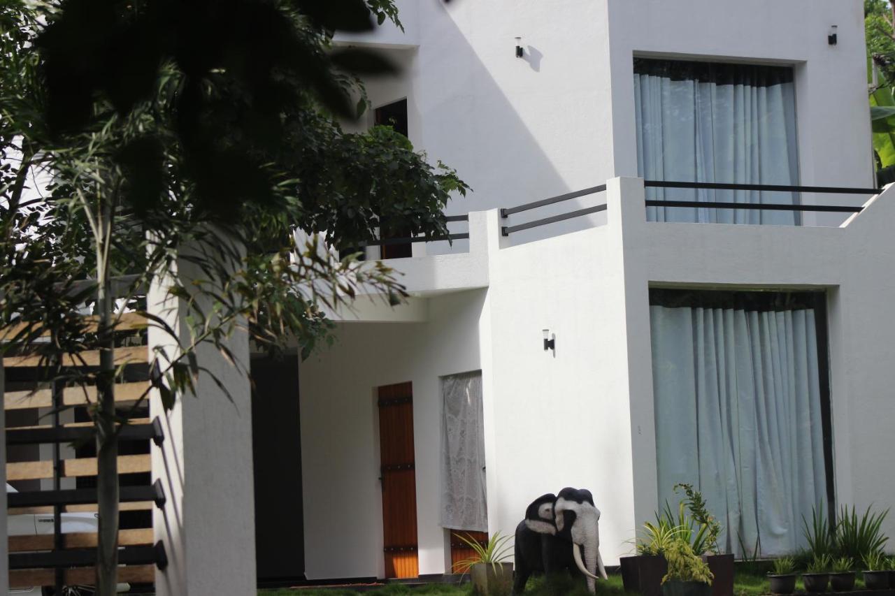 Hotel Cassia Udawalawe Exterior foto